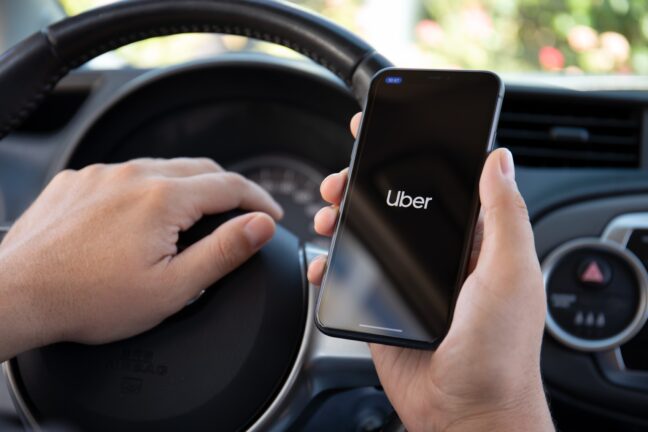 Uber, Türkiye’de taksi uygulaması ile yoluna devam ediyor