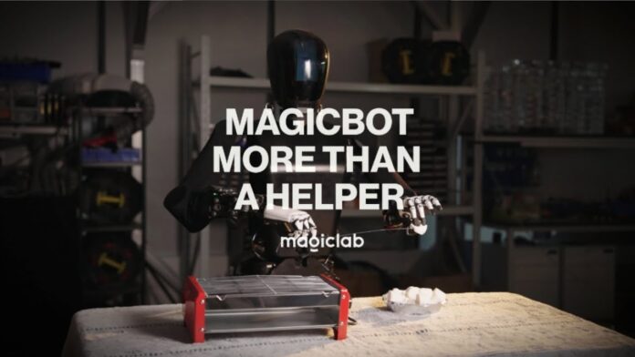 İnsansı robot MagicBot