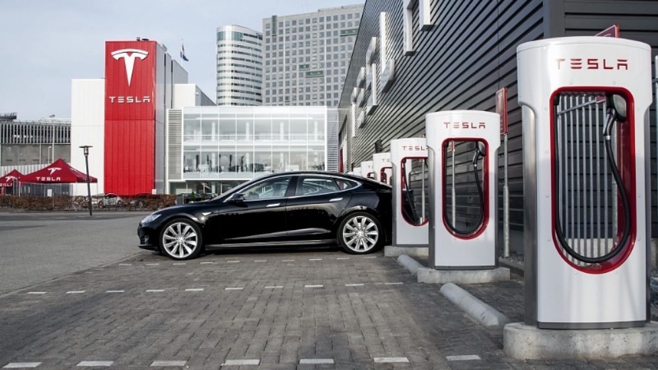 Tesla Supercharger ağını genişletmek için 500 milyon dolar yatırım yapıyor!